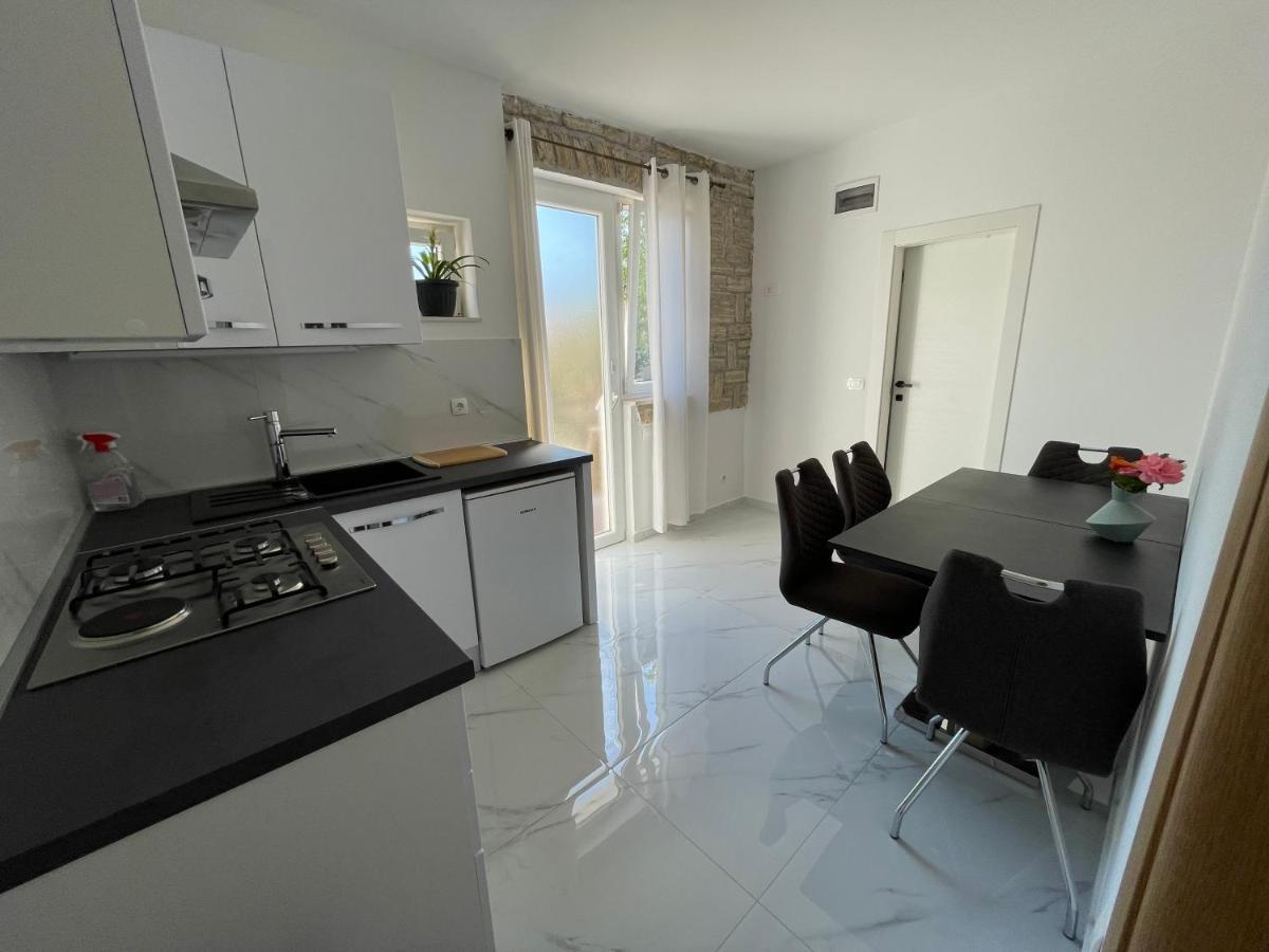 Apartmani Jasminka Vodice Exteriér fotografie