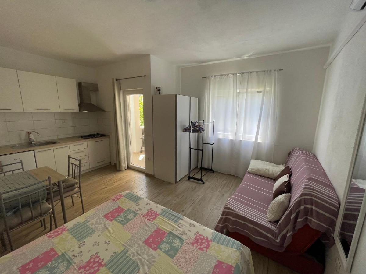 Apartmani Jasminka Vodice Exteriér fotografie