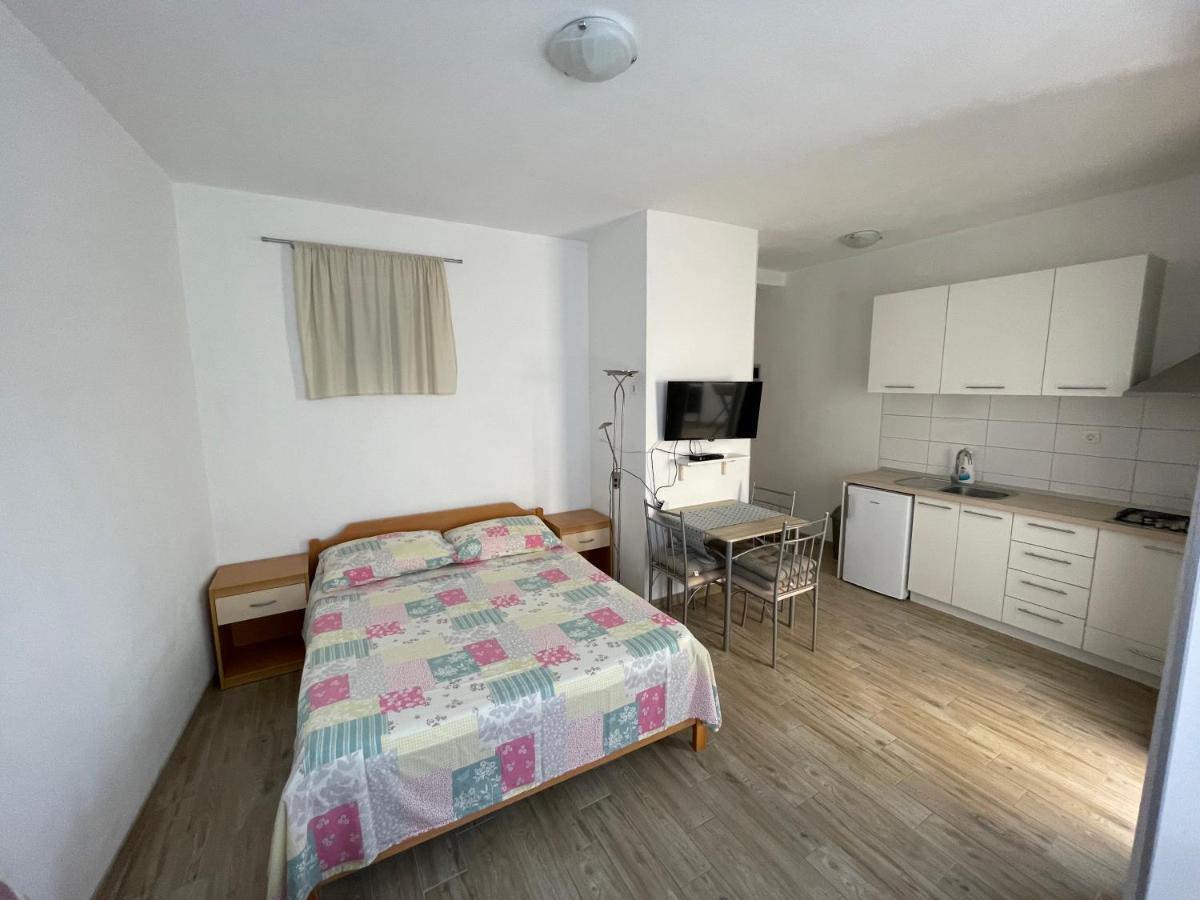 Apartmani Jasminka Vodice Exteriér fotografie